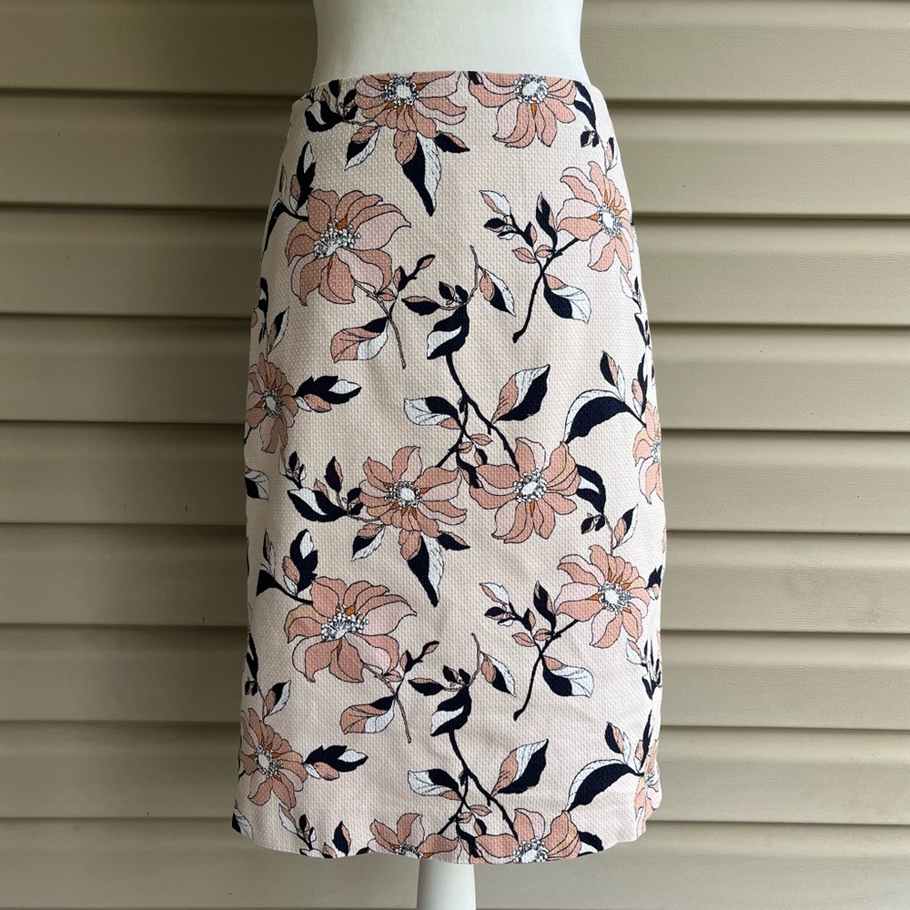 •Ann Taylor• Textured Floral Lined Pencil Skirt - Size 6